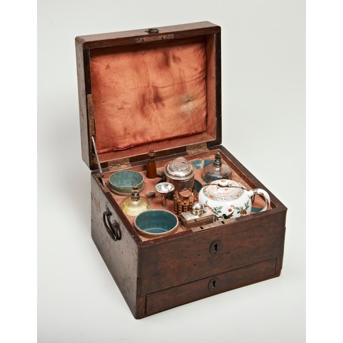 1863 - A RARE GEORGE III ROSEWOOD FITTED BATCHELORS TEA BOX18TH CENTURYwith a Chinese famille verte teapot ... 