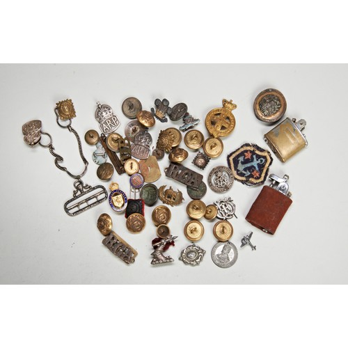 757 - ASSORTED CAP BADGES, INSIGNIA, ACCESSORIES AND LIVERY BUTTONS. A LOT.