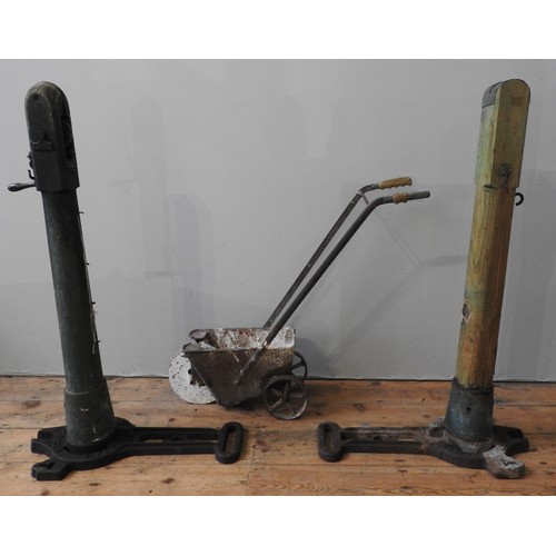 188 - A PAIR OF EDWARDIAN SLAZENGER 'COLONIAL' LAWN TENNIS POSTS ON CAST-IRON BASES, one post replaced, bo... 