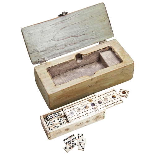 666 - A NAPOLEONIC PRISONER OF WAR BONE CRIBBAGE/DOMINO SET, the sliding lid inlaid with tortoiseshell rou... 