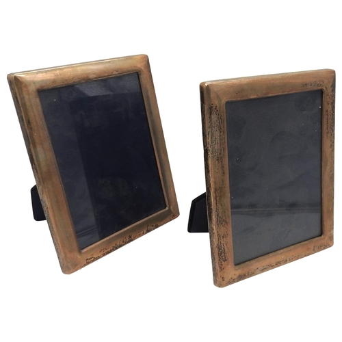 509 - A PAIR OF SILVER EASEL FRAMES OF PLAIN FORM, SHEFFIELD, 1995.22 x 17cms