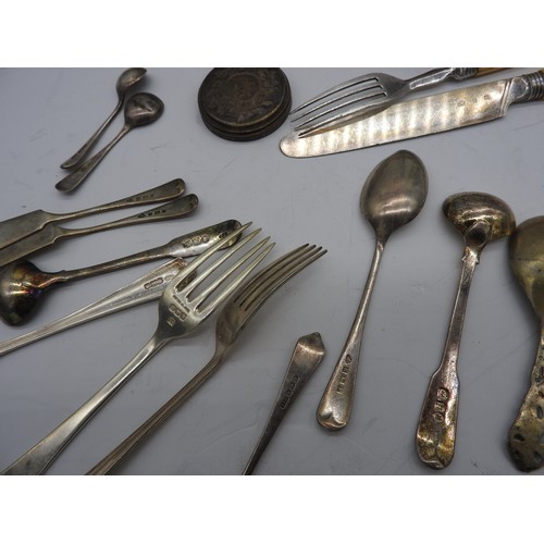 532 - A CASED SET OF TWELVE SILVER COFFEE SPOONS, SHEFFIELD 1941, another set of six and various other ite... 