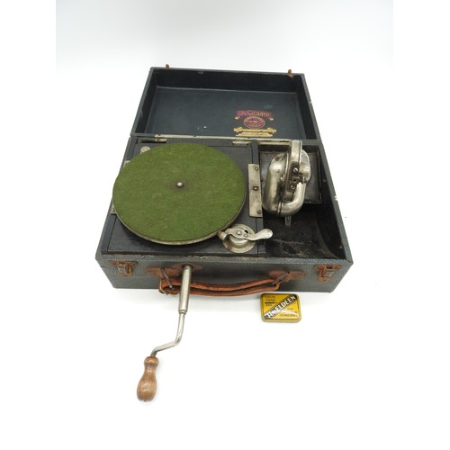 497 - 'THE GRIPPA PORTABLE PEROPHONE PIXIE TALKING MACHINE' VINTAGE GRAMOPHONE, CIRCA 1935, in a canvas co... 