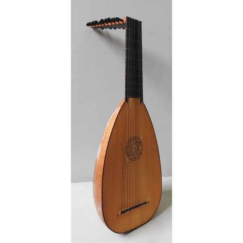 461 - A RENAISSANCE LUTE IN HARDSHELL CASE. 20TH CENTURY.76 cms longProvenance:from the Private Collection... 