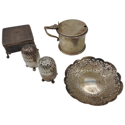 539 - A GEORGIAN SILVER MUSTARD POT, A SQUARE FORM RING BOX, A PIERCED BON BON DISH AND TWO CRUETS, the dr... 