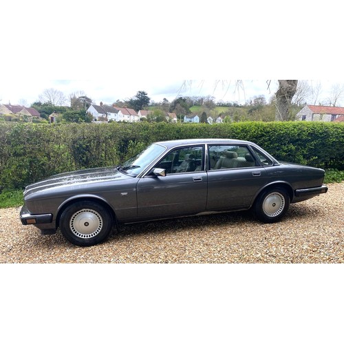 39A - 1989 JAGUAR XJ40 3.6 Registration Number: F471 RFBChassis Number: SAJJFALH3AA576567Recorded Mileage:... 