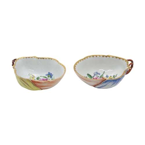 414 - A PAIR OF ITALIAN PORCELAIN SORBET CUPS, LATE 18TH CENTURY, probably Ginori, unusual conch form with... 