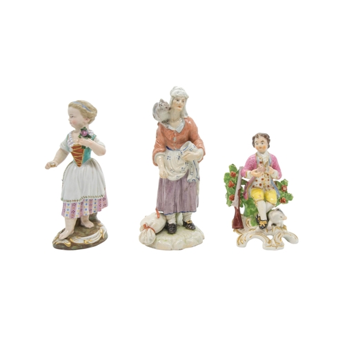 425 - A MIXED GROUP OF ELEVEN PORCELAIN FIGURINES, 18TH/19TH CENTURY, including Vienna and Dresden figures... 