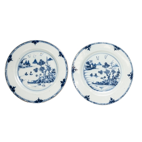 196 - A VARIED COLLECTION OF CHINESE EXPORT BLUE & WHITE PORCELAIN WARE, 18TH/19TH CENTURY, the lot in... 