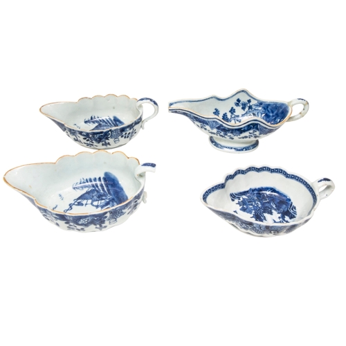 196 - A VARIED COLLECTION OF CHINESE EXPORT BLUE & WHITE PORCELAIN WARE, 18TH/19TH CENTURY, the lot in... 