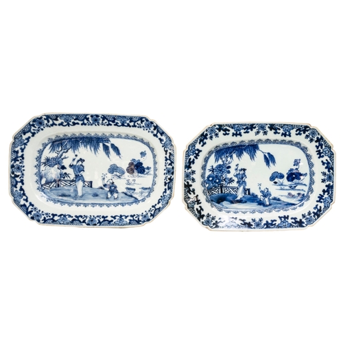 196 - A VARIED COLLECTION OF CHINESE EXPORT BLUE & WHITE PORCELAIN WARE, 18TH/19TH CENTURY, the lot in... 