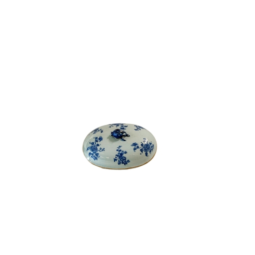 204 - A MIXED GROUP OF CHINESE BLUE AND WHITE CERAMICS, PREDOMINANTLY 19TH CENTURY, the lot includes four ... 