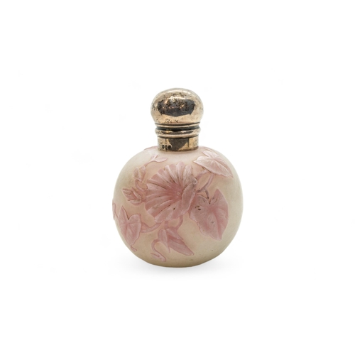 162 - A CAMEO GLASS SCENT BOTTLECirca 1860, with silver mounts, 8.5cms high