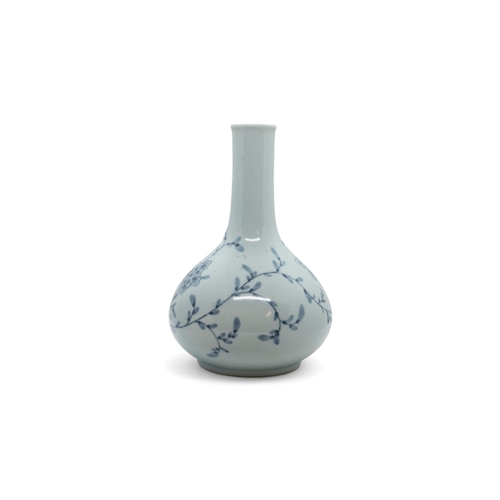 188 - A GROUP OF FIVE JAPANESE PORCELAIN VASES19TH / 20TH CENTURYlargest, 46cm high, smallest, 24cm high; ... 