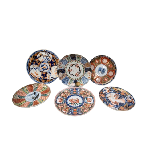 180 - A LARGE GROUP OF JAPANESE IMARI WARESEDO / MEIJI PERIOD(qty)