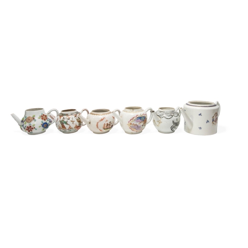 207 - A GROUP OF TWEVLE CHINESE EXPORT PORCELAIN TEAPOTSQING DYNASTY, 18TH / 19TH CENTURYlargest, 11.5cm, ... 