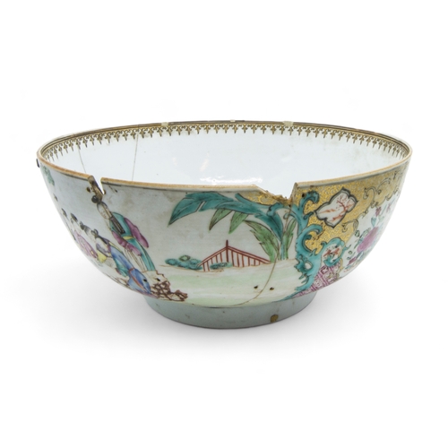 220 - A GROUP OF FIVE CHINESE EXPORT BOWLSQIANLONG PERIOD (1736-1795)22cm - 26cm diam