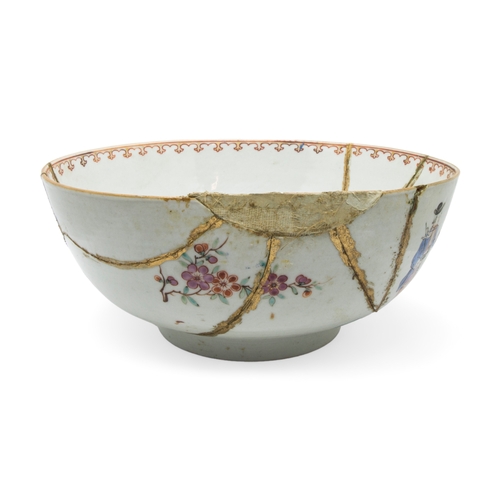 220 - A GROUP OF FIVE CHINESE EXPORT BOWLSQIANLONG PERIOD (1736-1795)22cm - 26cm diam