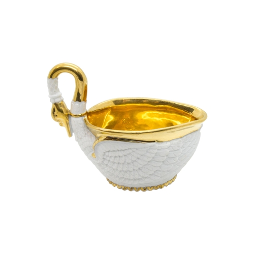 348 - A SMALL SAUCE BOAT OF SWAN FORMCirca 1800, possibly Dagoty, 11cms