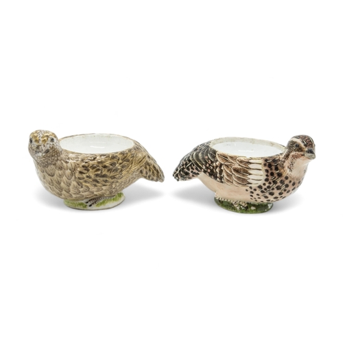 450 - AN EIGHTEENTH CENTURY PORCELAIN PARTRIDGE BOX AND TWO QUAIL OPEN SALTS