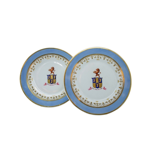 464 - A PAIR OF CHAMBERLAIN ARMORIAL PLATES AND TWO FLIGHT AND BARR PLATESEarly 19th century, 21cms wide... 