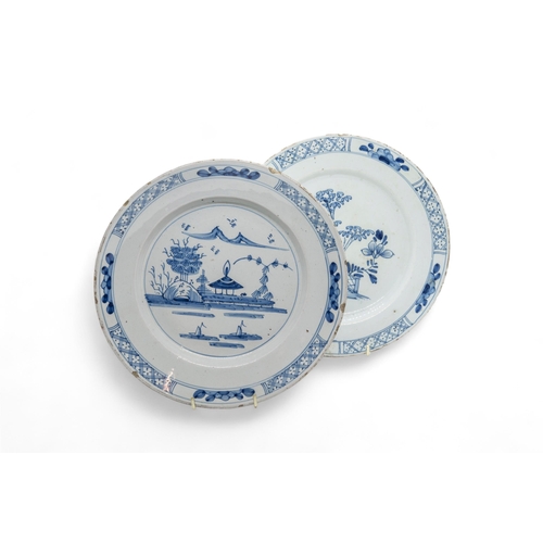 522 - A LATE 17TH / 18TH CENTURY LOBED FAIENCE DISHTogether with seven 18th century delft plates, 25cms wi... 