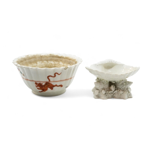 396 - A MID 18TH CENTURY SHELL FORM SALTTogether with a Kakiemon style bowl, bowl is 14cms wide