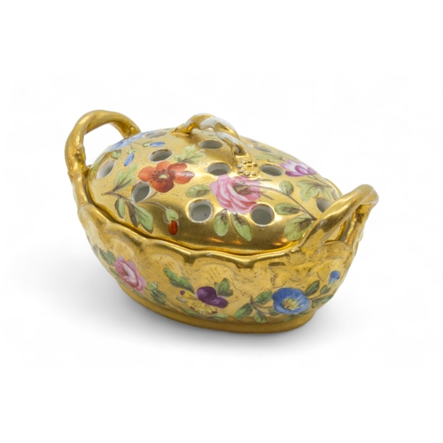 356 - AN EARLY 19TH CENTURY VIOLET POTCirca 1820, scattered flowers on a gold ground, 10cms wide