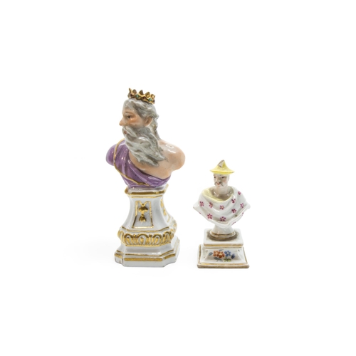 362 - A MEISSEN MINIATURE BUST OF NEPTUNELate 18th/19th century, 8.5cms high, together with a chinoiserie ... 