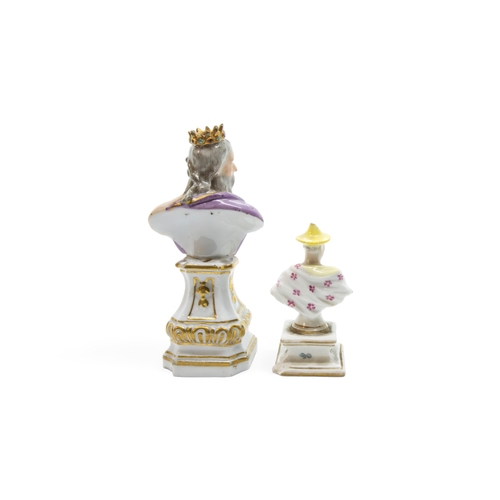 362 - A MEISSEN MINIATURE BUST OF NEPTUNELate 18th/19th century, 8.5cms high, together with a chinoiserie ... 