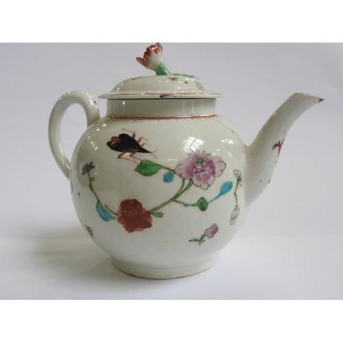 439 - A DERBY TEAPOT AND TWO WORCESTER EXAMPLESCirca 1770, the Derby teapot with early crowned 