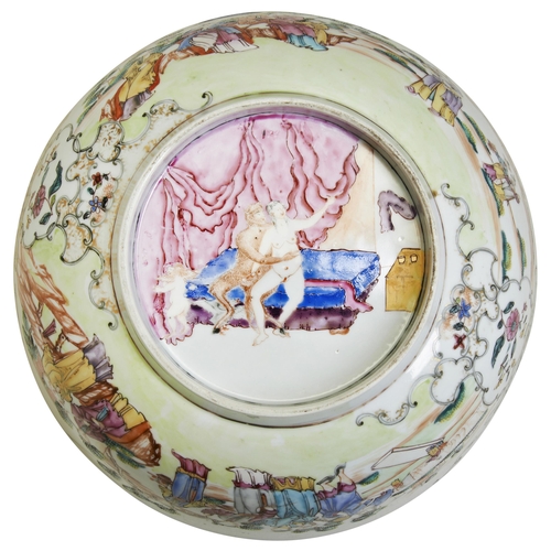 151 - A RARE CHINESE FAMILLE ROSE 'EROTIC SUBJECT' BOWLQIANLONG PERIOD (1736-1795)the exterior painted wit... 