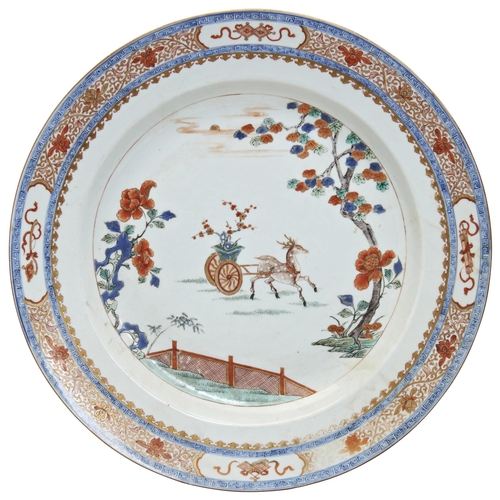 117 - A LARGE CHINESE EXPORT IMARI CHARGE QIANLONG PERIOD (1736-1795)decorated with a deer pulling a flowe... 