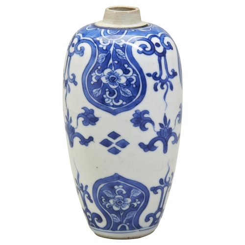 75 - A BLUE AND WHITE TEA CADDYKANGXI PERIOD (1662-1722)15cm highPROVENANCE: From the Collection of Prof.... 