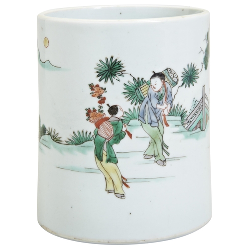 219 - A GOOD FAMILLE VERTE BRUSHPOT KANGXI PERIOD (1662-1722)清康熙 五彩携琴访友笔筒the cylindrical sides painted wit... 