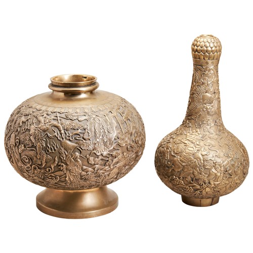10 - A FINE AND LARGE GILT-BRONZE DOUBLE-GOURD INCENSE BURNER QING DYNASTY, 18TH / 19TH CENTURY清 十八世纪 “”封... 