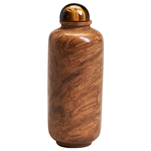 247 - A WOODEN SNUFF BOTTLE WITH A STOPPER 19TH/20TH CENTURYnatural grain of the wood with a tiger eye cry... 