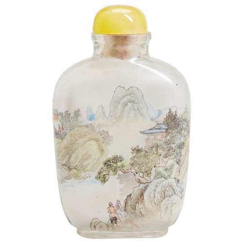 248 - A PEKING GLASS SNUFF BOTTLE WITH A STOPPER 20TH CENTURY depict a scene of eighteen scholars visiting... 