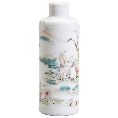 249 - A FAMILLE ROSE SNUFF BOTTLE 19TH CENTURYdepicting a scene of the 'eight horses of Wang Mu'... 