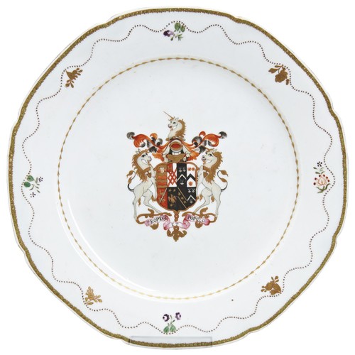 234 - CHINESE EXPORT ARMORIAL PORCELAIN DISHQING DYNASTY,18TH CENTURY清十八世纪 纹章瓷纹盘bearing the arms of Franci... 