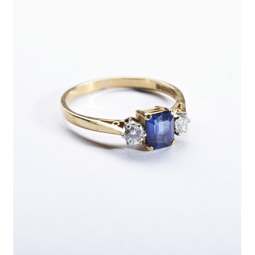 344 - A SAPPHIRE AND DIAMOND RINGthe emerald-cut sapphire four claw set between brilliant-cut diamonds. Ha... 