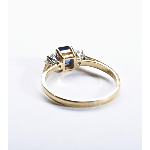 344 - A SAPPHIRE AND DIAMOND RINGthe emerald-cut sapphire four claw set between brilliant-cut diamonds. Ha... 