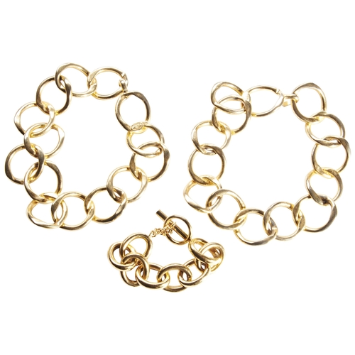 306 - A CHANEL OVAL LINK BRACELET AND NECKLACE, MARKED 'CHANEL MADE IN FRANCE'the two sections connecting ... 