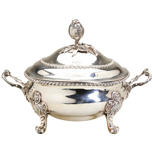 86 - A LARGE SILVER TUREEN, LONDON 1762. A circular tureen on 4 cast scroll & shell feet, gadroon edg... 