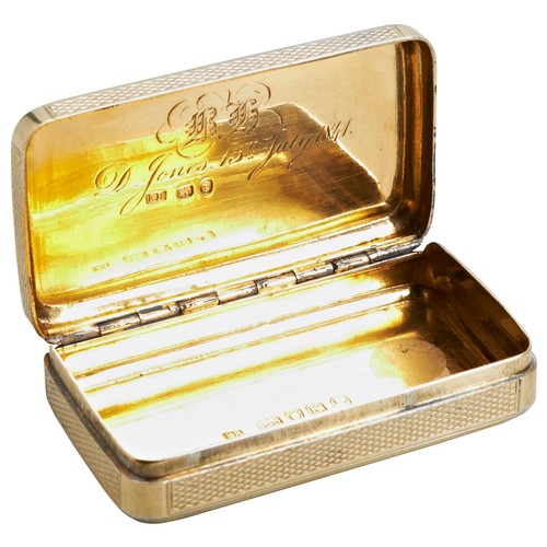 122 - A SILVER GILT ENGINE TURNED SNUFF BOX, JOHN ROBERTSON, LONDON 1805. Engraved to the inner lid, 