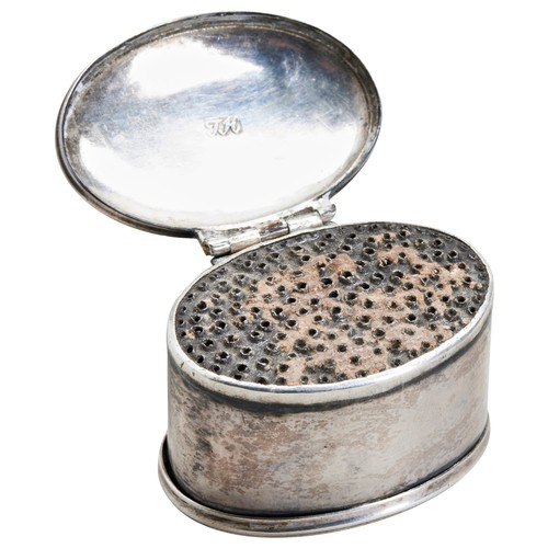 133 - AN OVAL NUTMEG GRATER, C. 1780. Maker's mark struck twice, TH in script, to the lid and base, uniden... 