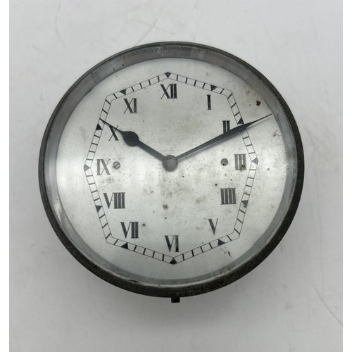 61 - VINTAGE DASHBOARD CLOCKFrom the estate of renowned historic restoration expert and racing driver, th... 