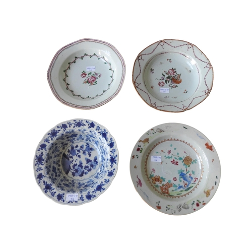 258 - A GROUP OF FOUR PORCELAIN BOWLS, QING DYNASTYEARLY 18TH CENTURYa pair of famille rose bowl with flor... 