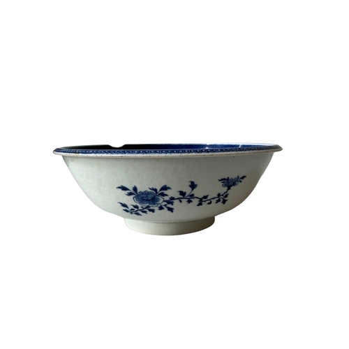 286 - A BLUE AND WHITE PORCELAIN LARGE PUNCH BOWL18TH CENTURY decorated with blue Fitzhugh pattern. 33cm d... 