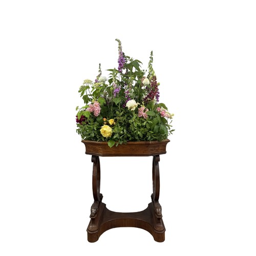 562 - A MAHOGANY OCTAGONAL JARDINIERE STAND, 19TH CENTURY, the recessed octagonal top with a zinc liner, r... 